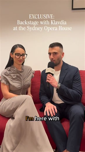 Last night, Klavdia performed at the sold-out Sydney Opera House — and moments after stepping off stage, she sat down with Greek Plateia for an exclusive chat - her only Australian interview so far 🇦🇺 Klavdia is currently in Australia on tour with Konstantinos Argiros, performing seven shows across Melbourne, Adelaide and Sydney, in front of more than 25,000 fans, including three sold-out nights at the iconic Opera House 🎤 We spoke about the tour, her connection to Australia, what her fans me