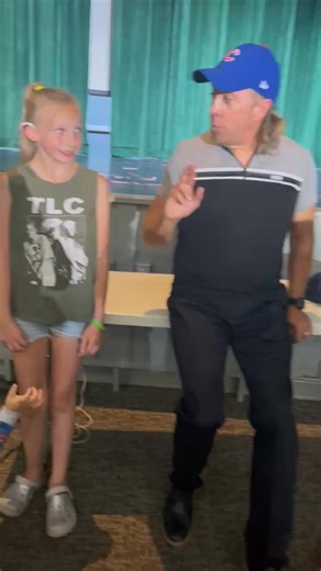 Wann time after the show. Having fun with deaf/HOH kids after the show! #coda #asl #keithwann #pratfall #laughteristhebestmedicine | Keith Wann ASL Comedian