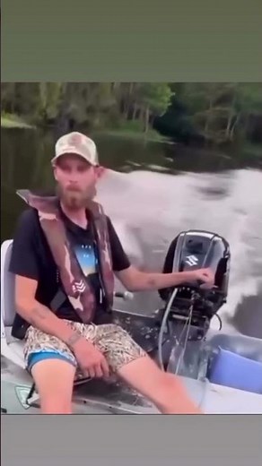 Fish slap 😂😂😂