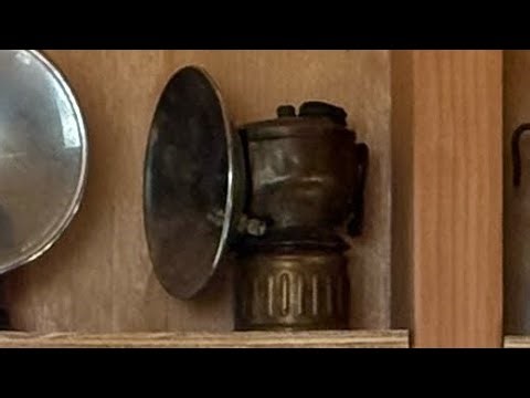 Rebuilding a miners’ carbide lamp