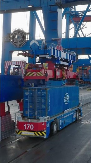 Hamburg: the first remote-controlled container gantry cranes are about to go live!