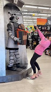 That the monkey do this🤣 | MOONTELLTHAT