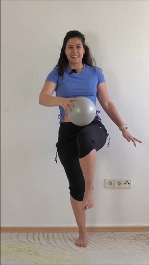 Diagonal pull with small ball #gymnastics #rehabilitationsport