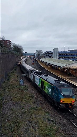 Chiltern Railways MK3 set flies through High Wycombe (9th December 2024)
