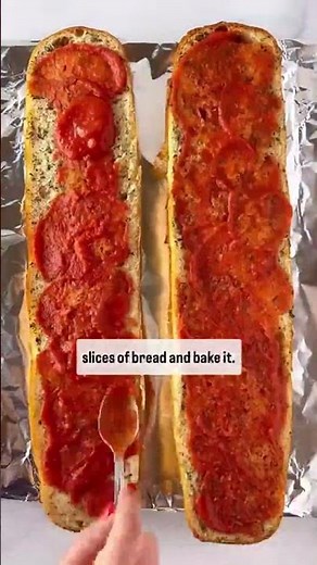 ➔ GARLIC BREAD PIZZA | Easy 15-Minute Dinner Hack