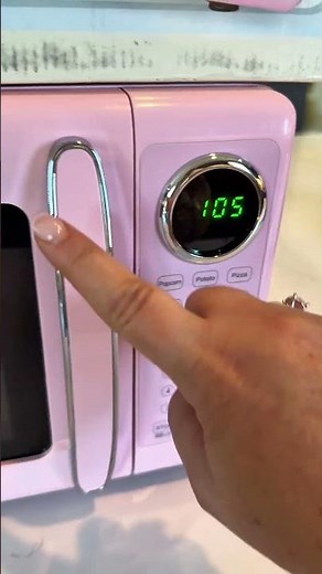 This retro microwave has me rethinking my whole kitchen.💗 #retro #retrovibes #kitchenappliance