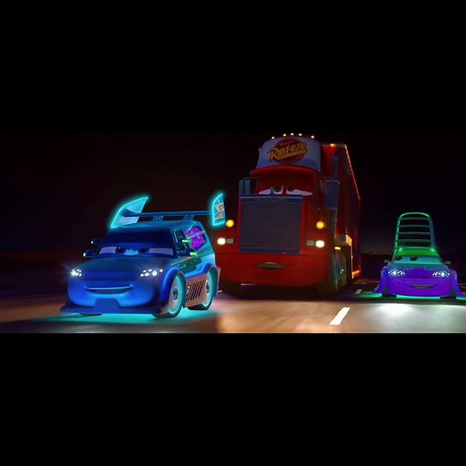 Mack se queda dormido en la carretera - Escena de Cars