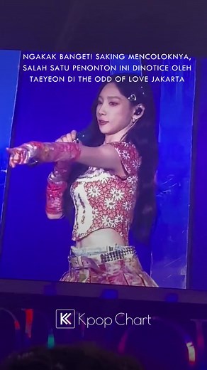 Konser Taeyeon: Momen Lucu Si Pria Kostum Pisang