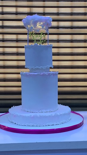 BEAUTIFUL BRIDAL SHOWER CAKE 👰‍♀️ For my Amazing Friend and sister @cocotreatscakes 💕💕💕💕💕 Too beautiful and classy 😍😍😍 : : : Let us be your cake plug 🔌 or socket 🤩 . . . . . #bridalshower #bridalshowercake #bridalshowerdecor #pink #bridal #beautiful #beau #bridetobe #bridetobe2022 | Cakes By Raki 07031667434