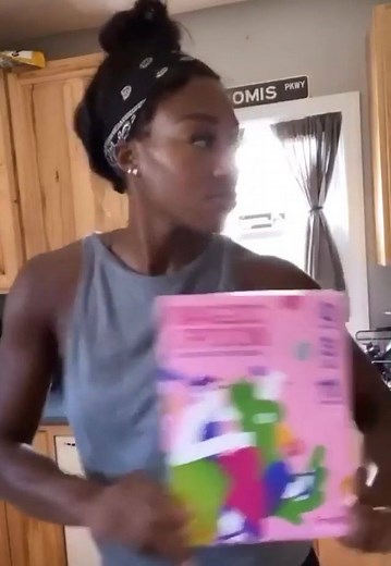 TFW your Magic Spoon arrives... 🥣 💪 11g protein ❌ ZERO sugar 🍩 3g net carbs ✨ 7,000 5-Star reviews | Magic Spoon Cereal