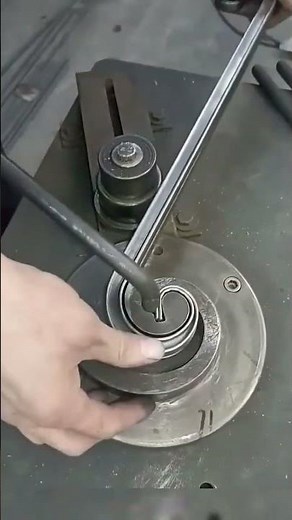 工作機械を用いたパイプ曲げ加工