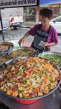 Saturday’s Menu: Rain doesn’t stop the crowd, customers lining up just the same #FriedEggSalad #K...