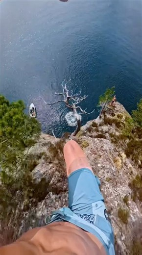 Epic big jump over a fallen tree that no one expected