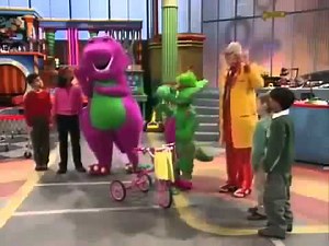 「barney and friends」 Barney Fun On Wheels Clip
