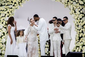 Heel veel liefde voor Anouk om huwelijk tijdens concert Malieveld: 'Wat is ze prachtig'