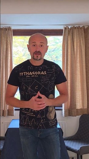 Greeting the guests and presenting the menu Language and procedures waiter training video