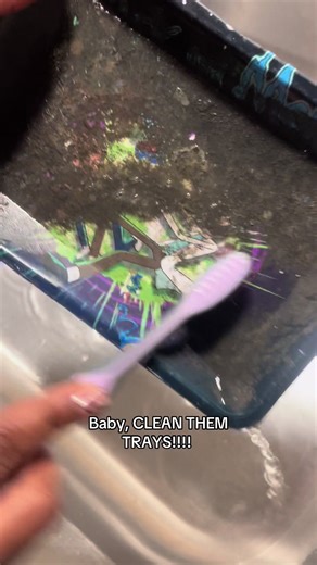 Lmaooo didn’t even know I could do all that w: a little dawn, hot water, and an old toothbrush! For so long, I told myself that the grime was just stuck on it & the only reason I got to this point was because I accidentally spilled lemonade on my tray (don’t ask, lmao) and I wanted to rinse off the liquid just so that it didn’t get sticky! I realized that little flecks of it was washing away and then low and behold. A clean tray 😍 #fyp #reels #viral