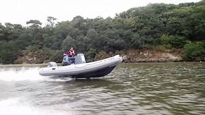 7.2K views · 218 reactions | Ingénieux ! Un semi-rigide à foils pour une stabilité inégalée  Crédits : SEAir | Samboat | Facebook