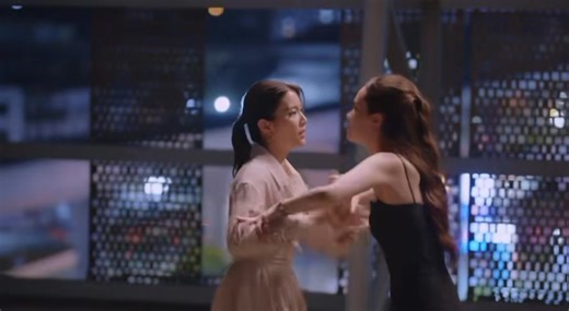 Tính ra người nên bình tĩnh là bà luôn á bà Pat. Bà lôi con người ta muốn rụng cánh luôn 🥴🥴🥴 | BBee Nguyễn