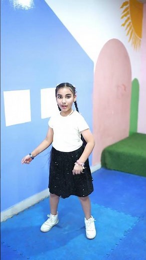 💃 Dance with Nikki! Fun & easy dance steps for kids 🌈 #Shorts