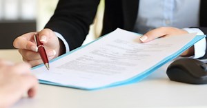 Υπεύθυνη δήλωση του νόμου 105 (ν. 1599/86): Κατεβάστε την από ΕΔΩ σε word ή pdf.