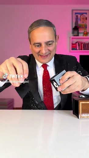Magic Comedy Performance by Arnaldo Mangini