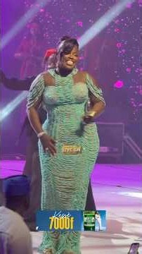 Mama vulgaire toth na concert Viviane #livesn #senegal