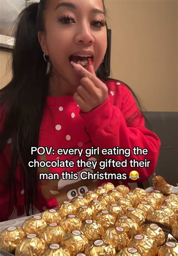 Or the other way around 😂 sharing is caring 🤪 #mukbang #christmas #chocolate #fypシ゚ #relatable