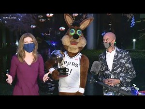 Spurs Coyote wins 2020 NBA Mascot of the Year award 🙌