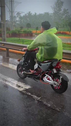 Mưa quá mưa #fyp #viral #xediendo #flop #xedovietnam