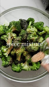 This is the best oven-roasted broccoli recipe! This easy roasted broccoli is made with 6 ingredients in 15 minutes! It’s crispy, tender and perfectly seasoned. Baked broccoli is a healthy side dish that pairs well with your favorite dinner recipes. Recipe >> https://joyfoodsunshine.com/roasted-broccoli/ | Joyfoodsunshine | Facebook