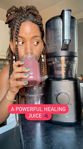 Paige 🌸 Holistic Wellness l Travel🌴 on Instagram: "A SIMPLE HEALING JUICE 🍇- Grapes have been used to help heal various issues for centuries - they have powerful astringency that pulls acid and mucus from the body, cleaning the colon, kidneys and the Lymphatic system (this where your immune system lives). If you don’t believe me…. Look it up yourself Read 📚 🍇The DETOX Miracle Sourcebook @robertmorsend 🍇 The Grape Cure 🍇 Rational Fasting @prof.spira Enjoy 🍇💜😛 PS - I’m using my FAVOURITE