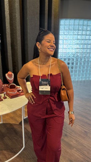 Maquiadora Teresina & Farmasi Influencer | Ingrid Lima on Instagram: "Empreender já é difícil o suficiente. Ouvir a opinião de quem nunca viveu isso só vai te atrasar. Quem nunca se arriscou, nunca se permitiu errar e nunca construiu algo do zero dificilmente vai te orientar com clareza. O ambiente molda sua mentalidade. E a sua mentalidade define o seu futuro. 🎯 Siga @ingridlima.beauty para conteúdos sobre maquiagem, beleza e rotina e negócios de quem vive do próprio negócio. 💫 Se você quer e