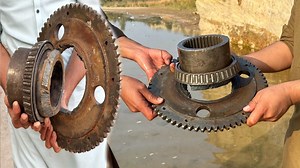 You won't believe how this Caterpillar transmission axle broke and then it was repaired perfectly! | Anil Kapoor