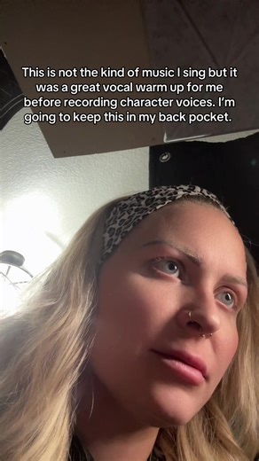 If you close your eyes, it sounds like Minnie Mouse 😂This was really fun!#vocalwarmup #voiceacting #vocalexercise #minniemouse #fyp