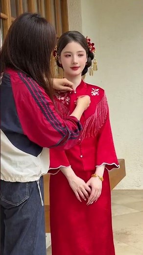 今天的儀式感是化妝師給的～ #瓊蘭 #瓊蘭旗艦店 #旗袍敬酒服 #中式婚禮穿搭 #新中式新娘