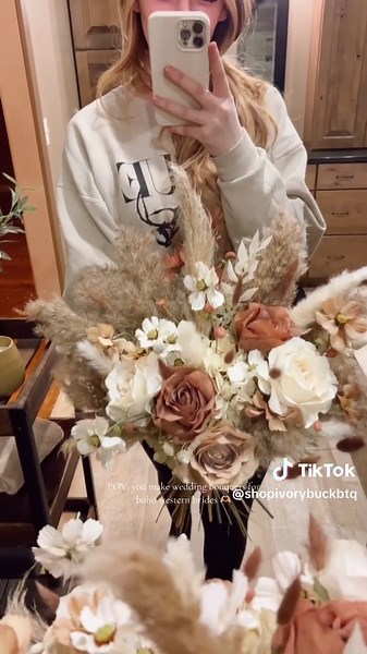 Creating Beautiful Wedding Bouquets for Boho Western Brides