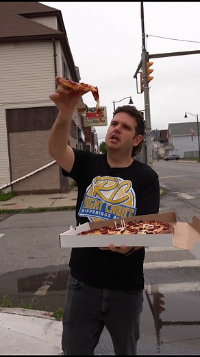 Pizza Review at Desi’s Pizzeria #pizza #pizzareview #pizzeria #pizzatiktok #food #foodreview #foodie #foodtiktok #buffalo #buffaloeats #buffalofoodie