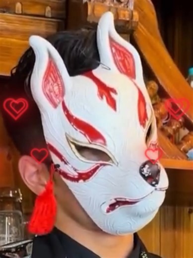 きっつんはなんで可愛くてこんなに愛おしいの?! 仕草がいちいちかわいいのよ! きっつん大好きです💙💙💙 この好きな気持ち届いてますか?! いつか会いに行きたいです! #オーメンズ #OMENZ #狐 #きっつん #CapCut @1000投稿目に何か起こる謎のお面集団 @オーメンズの日常