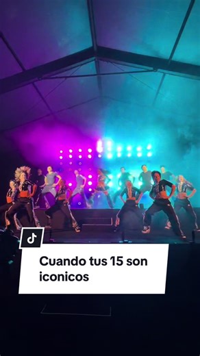 Cada quinceañera escribe su propia historia ✨ Y en esta ocasión, ella eligió una entrada al estilo Tini: poderosa, vibrante y con un espectáculo increíble que dejó a todos sin palabras 💖🎤 Una noche soñada, llena de luz, música y emoción, tal como la imaginó. #Azares #15añosfiesta #cumpleañostiktok #Viral #quinceañera Fiesta de 15 Quinceaños Quinceañera Fiesta de cumpleaños Tini Emilia Entrada 15 Cantantes quince Coreo quince años