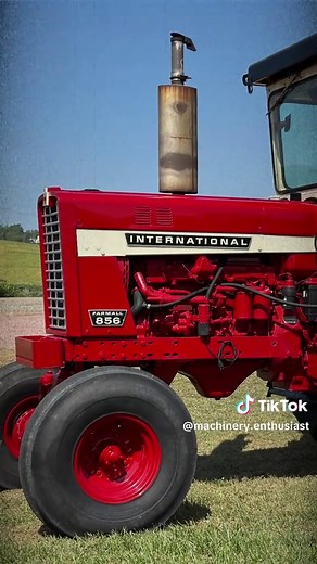 Farmall 856: The Powerful Evolution of Classic Tractors