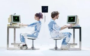 Magdalena Bay - Secrets (Your Fire)