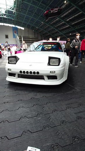 Sony Ericsson K800i Review and Nissan 200SX Features