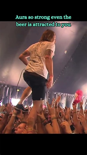The throw too 😮‍💨 #aura #viral #viralvideo #cool #wow #infinite #concert #beer #catch