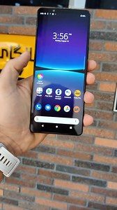 Sony Xperia 1 IV نرخ. 1050$ 😁 مستخدم فقط ١٠ ايام السعر. 1050 دولار ته نها ١٠ ڕۆژ بەکار هاتوە گڵۆباڵ بەفەرمی 🔥 النسخە عالمیه 😍 512 12 مۆبایلەکە خاوەنی ڕوونمایەکی 4K HDR OLED 120Hz چیپسێتی کواڵکۆم سناپدراگۆن 8 نەوەی 1 کامێراکانی بە هاوکاری کۆمپانیای Carl Zeiss پەرە پێداوە - کامێرای یەکەم 12 مێگاپیکسڵ تیرەی کرانەوەی هاوێنە 1.7 و قەبارەی پێکسڵەکانی 1.8 مایکرۆنمیتەر قەبارەی هاێونە 1/1.7 و خاوەنی تەکنەلۆژیای دژە جوڵەیە بە ڕەقەکاڵا (OIS). - کامێرای دووەم 12 مێگاپیکسڵ تەلەفۆتۆ بۆ نزیک کردنەوەی 3.5 هێ