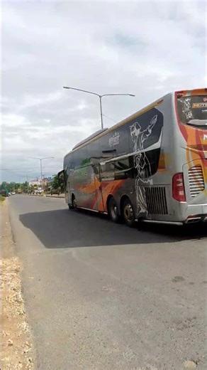Bus tercepat masuk ranah minang,,??