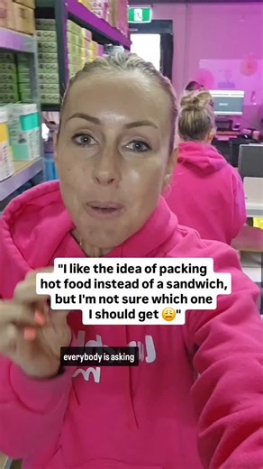 How to choose the *right* food jar for easy, eaten hot lunches 👌 THE 4 brands you need to know about - my 60 second run-down on which is best! ⏰️👋 1. MontiiCo Mini 200mL (Yes! It fits in the b.box lunchbox 👯‍♀️) 2. Oasis 300mL Quick Release Lid 3. MontiiCo 400mL 4. Bentgo Food Container 560mL Every one of these, every colour, you'll find on our website. Got a question? 👋👇 #lunchboxprotip #lunchboxtips #schoollunch #hotlunch #foodjar #thermos #thermosforkids #teenlunch #adultlunch #hotfoodfo
