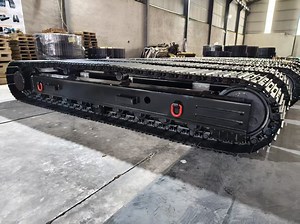 [Hot Item] Qdst-25t 25tons Steel Crawler Track Frame Undercarriage for Drilling Rig with Beam