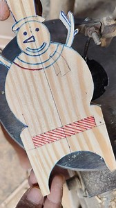 cut out the snowman pattern #woodworkingidea #woodcraft #diy #tool #fblifestyle | Nur Kholis