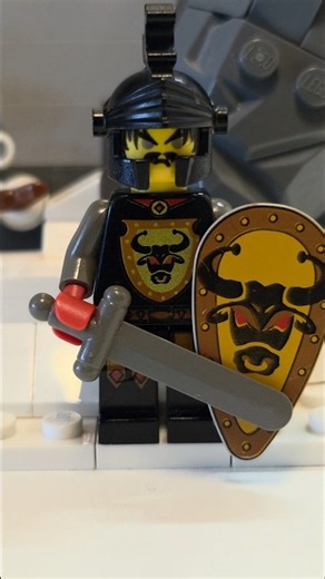LEGO 1288 Knights' Kingdom I Bull's Fire Attacker:Cedric The Bull